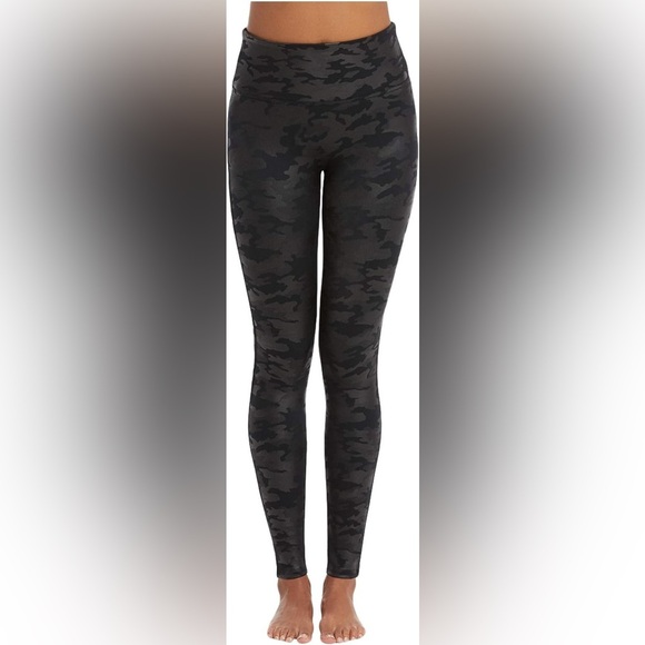 Spanx Faux Leather Leggings - Black Camo NWOT - Picture 1 of 4